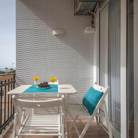 A 100 Metros De La Playa Apartment *
